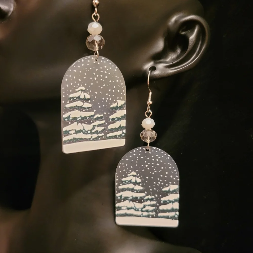 2/$20 X-Mas Resin Gray Earrings - Picture 4 of 4